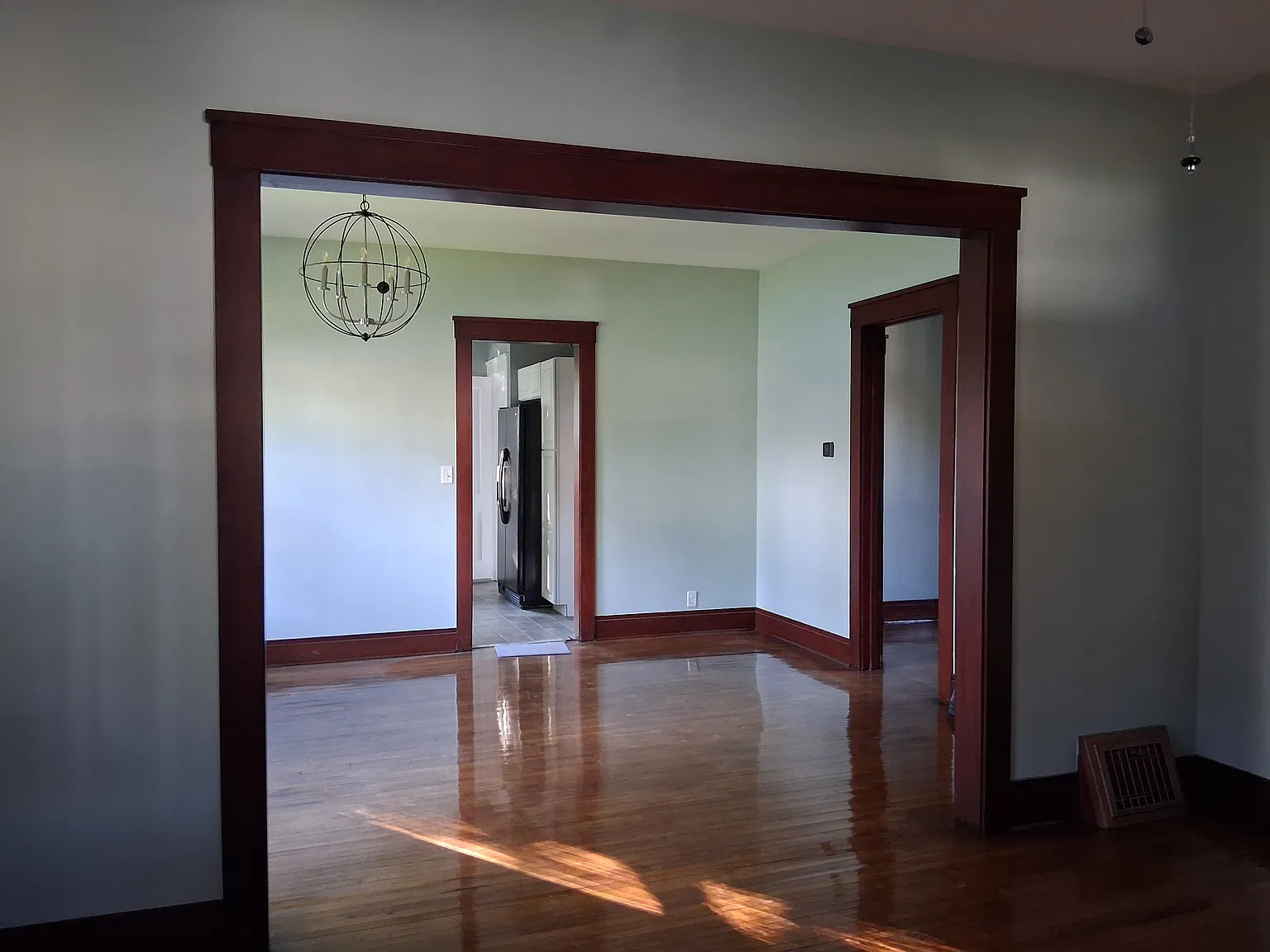 2 bed, 936 sqft, $2,000 — Photo 2