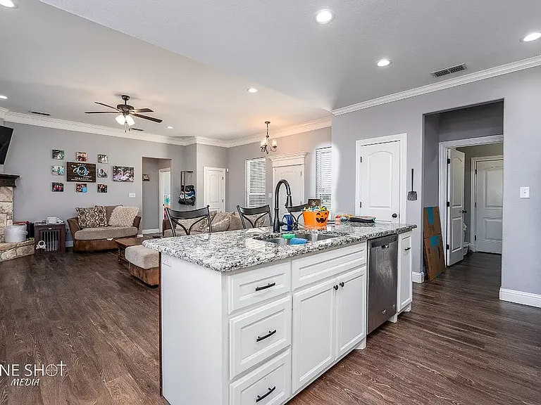 6609 Summerwood Trl — Photo 11