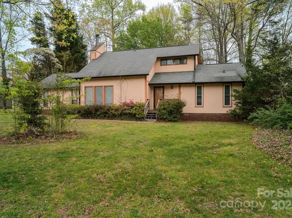 2131 Wildlife Rd, Charlotte, NC 28214
