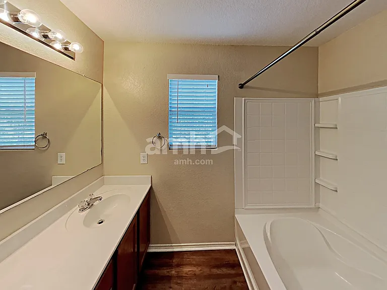 9331 Juniper Spg — Photo 12