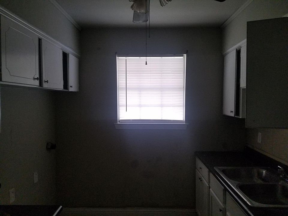 2nd image of 13667 Goodwood Blvd