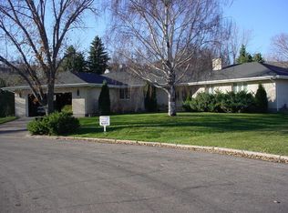 1712 Elmwood Pl SE, Jamestown, ND 58401