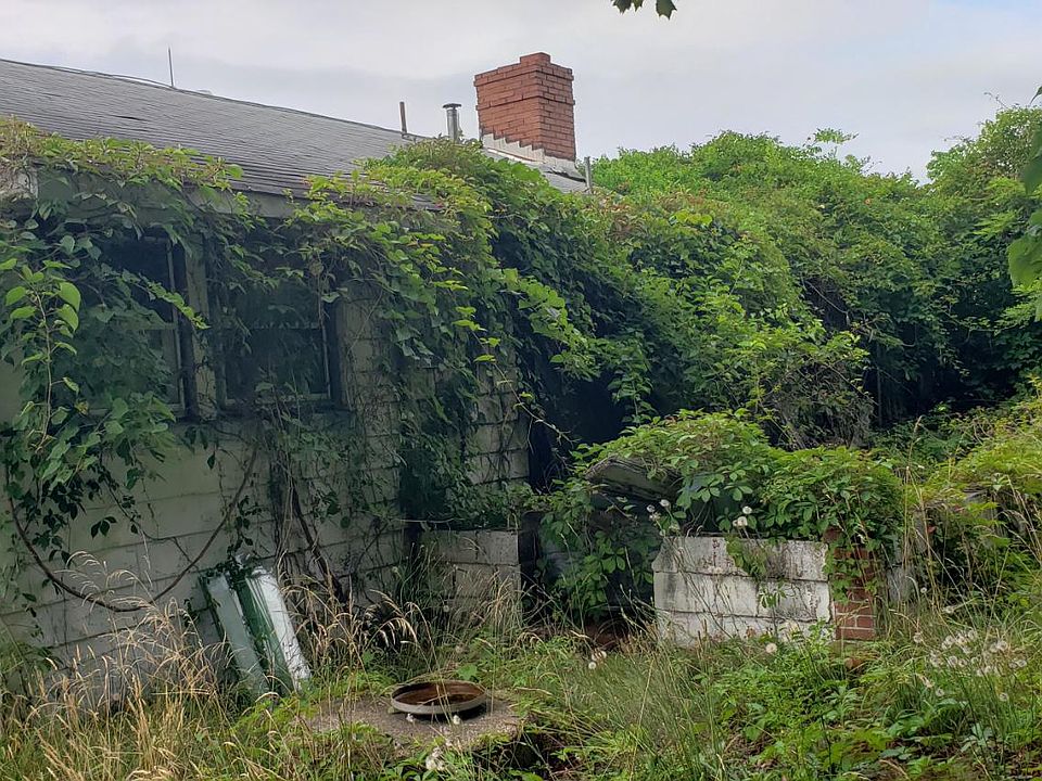 2nd image of 22748 Pleasant Ln