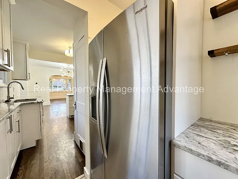 310 W Hazelhurst St — Photo 13