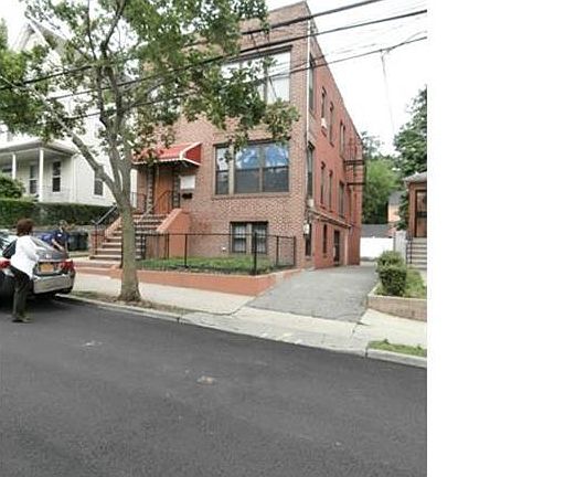 2nd image of 3768 Willett Ave