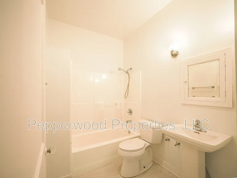 479 Peronneau St — Photo 13