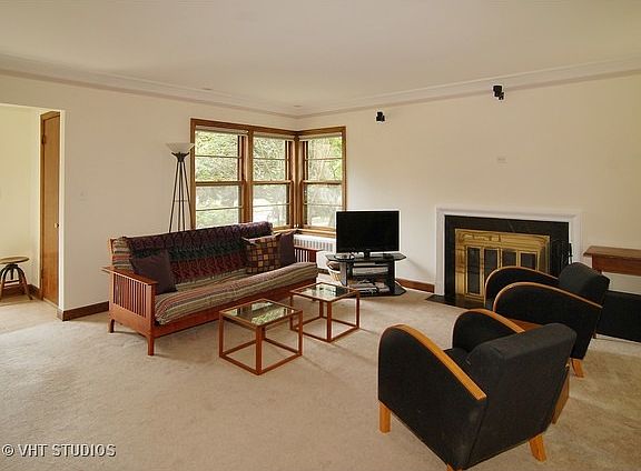 2nd image of 124 Franklin Ave