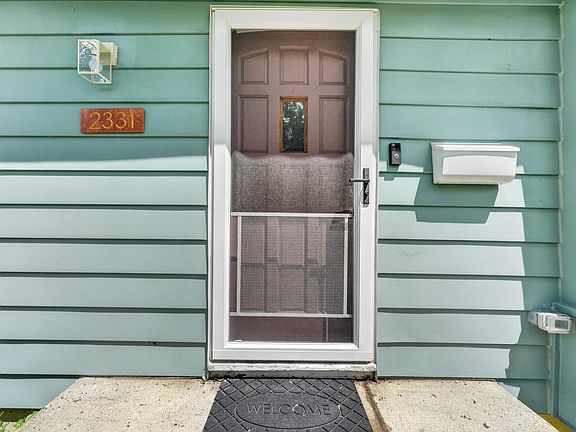 5th image of 2331 Rowland Ave