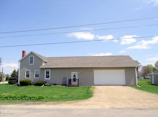 402 Locust St, Lena, IL 61048