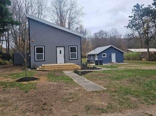 6800 Pine Ct, Coloma, MI 49038