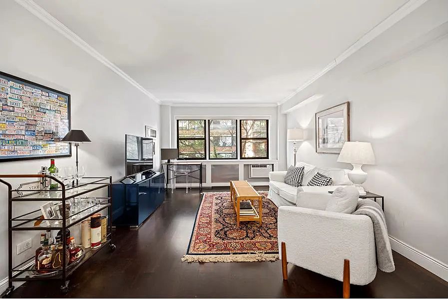 1st image of 333 E 75th St #4E