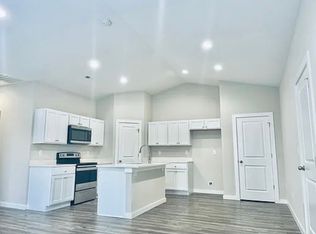 1426 N Azena St, Andover, KS 67002