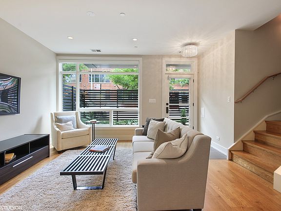 5th image of 1305 W Diversey Pkwy #1