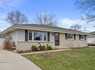 1553 Parknoll LANE, Port Washington, WI