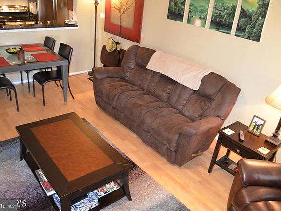 4th image of 3307 Wyndham Cres #2169