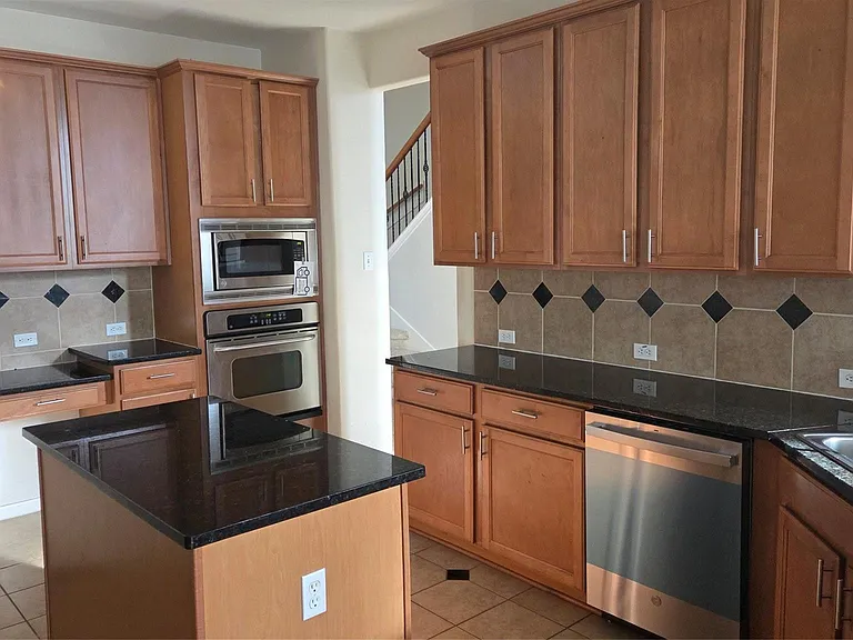 2103 Trinity Manor Ln — Photo 29