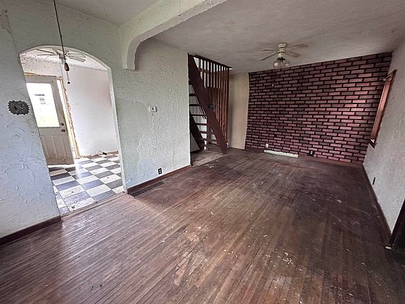 4th image of 2855 W Florence Rd
