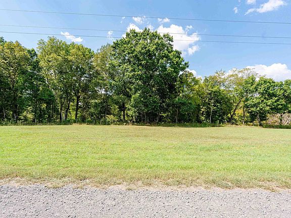 3rd image of 495 Sunshine Ln