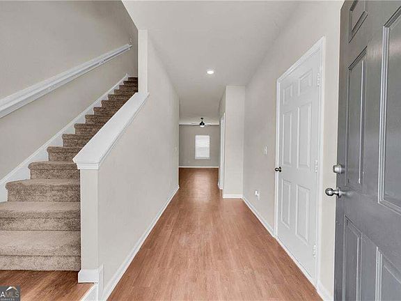 2nd image of 872 Walnut Creek Cir