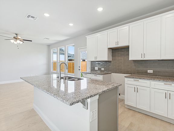 4th image of 1510 Hackberry Dr #Mrol3d