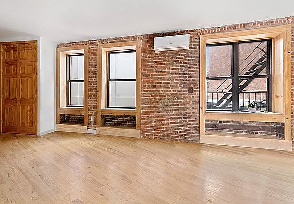4th image of 225 Hudson St APT 9
