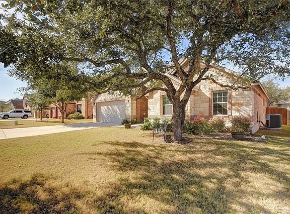 3rd image of 2411 Sweetwater Ln