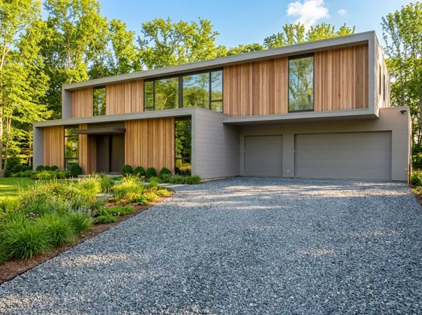 22 Round Pond Ln, Sag Harbor, NY 11963