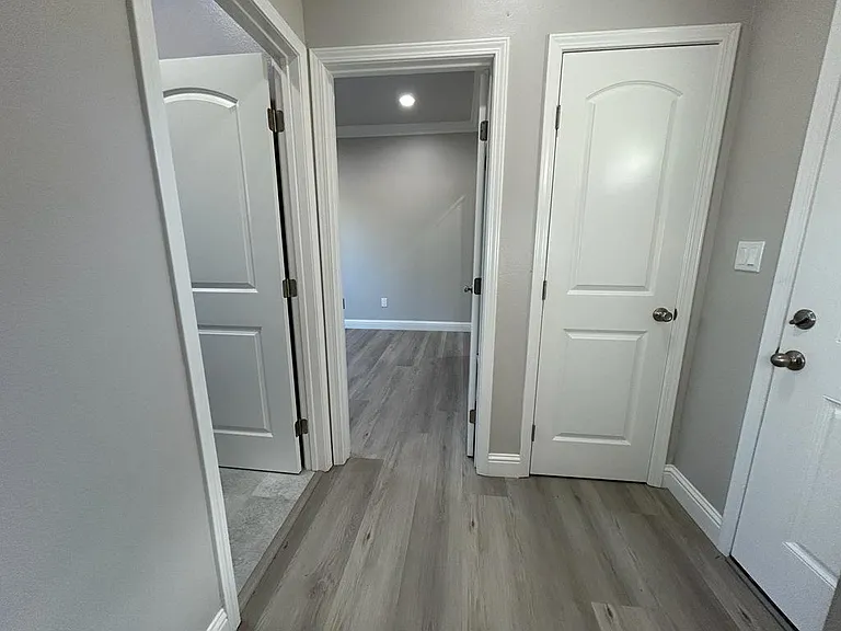 925 Runnymede St #A — Photo 3