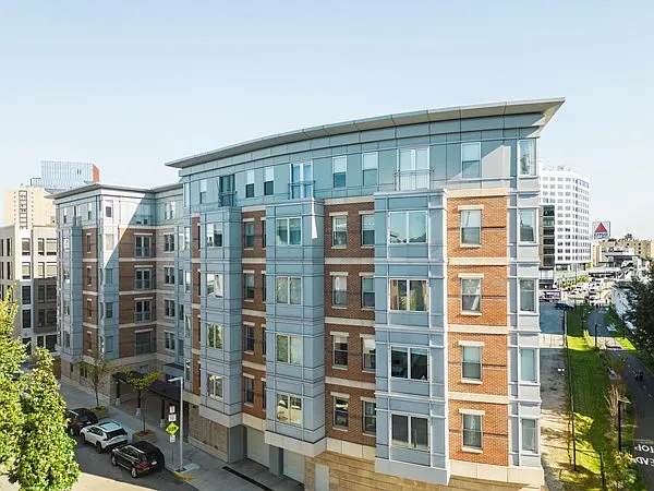 16 Miner St #403