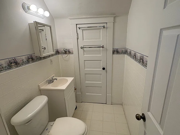 604 Ulstad Ave — Photo 10