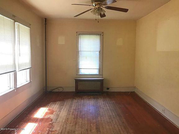 4th image of 336 Hiller Ave