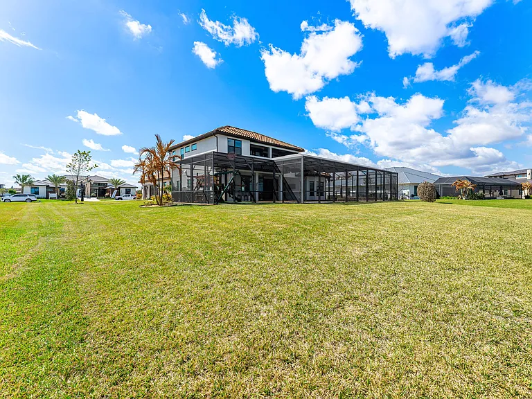 3638 Lake Adelaide Pl — Photo 45