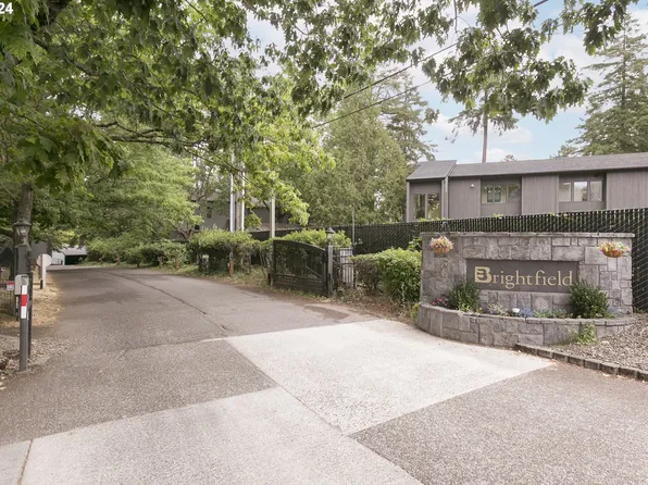 8609 SW Brightfield Cir, Tigard, OR 97223