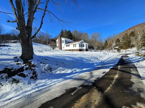 3485 Heralds Valley Rd, Castlewood, VA 24224