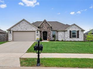 970 Lakeview Dr, Centerton, AR 72719