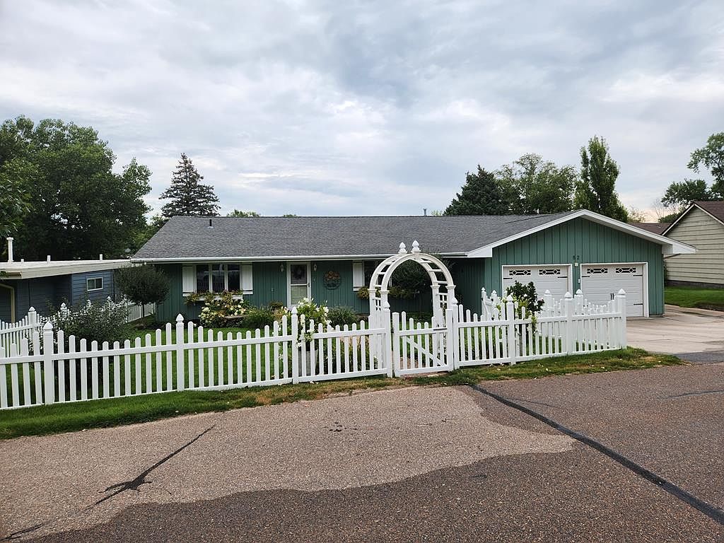 52 Kuester Lk, Grand Island, NE 68801 Zillow