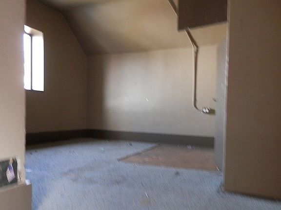 4th image of 220 McGinnis