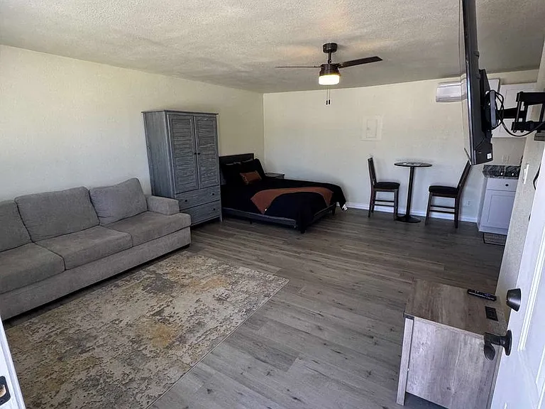 3000 E Leroy Ave — Photo 3
