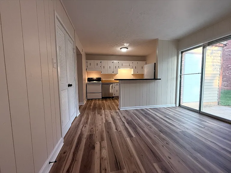 224 Fountain Dr — Photo 6