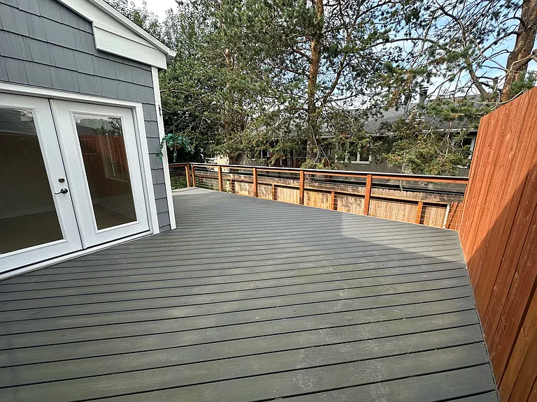 1821 Commodore Dr — Photo 22
