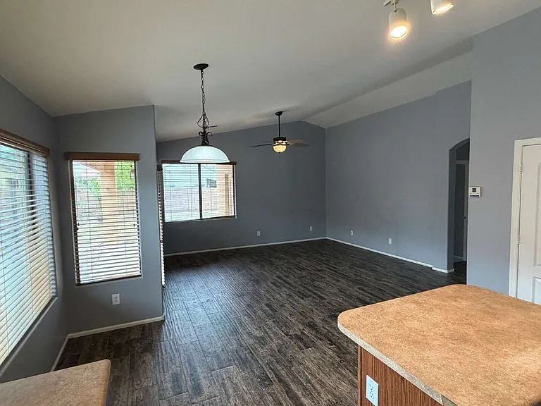 135 W Holstein Trl — Photo 6