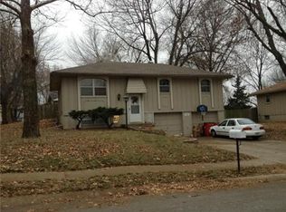 929 SW Windsor Ct, Blue Springs, MO 64014