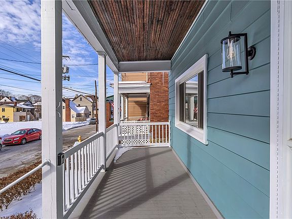 2nd image of 1920 Middle St