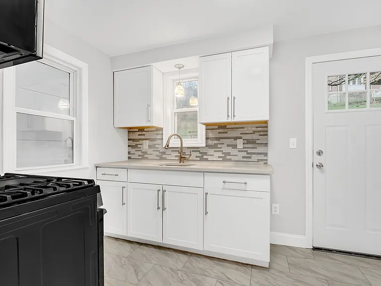 1330 Oakridge St — Photo 13