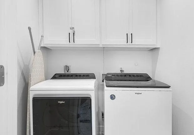 E 17th Pl S — Photo 16