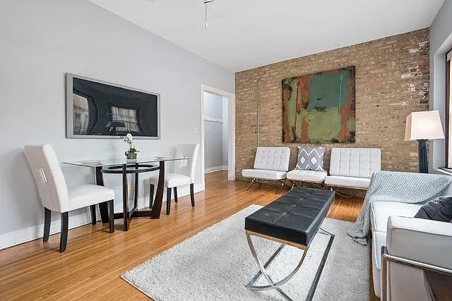 7033 1/2 N Sheridan Rd #3W — Photo 2