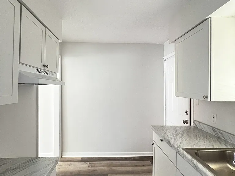 2400 Goodwin Ave #2 — Photo 6
