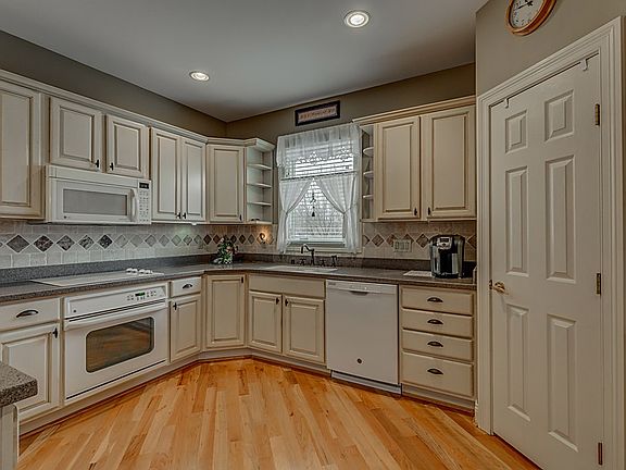 2nd image of 709 Keeneland Green Dr