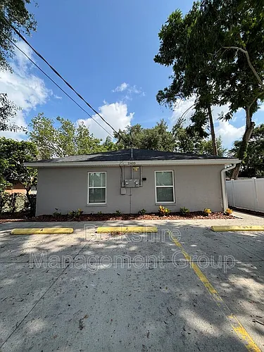 2405 Avenue C SW Photo 1