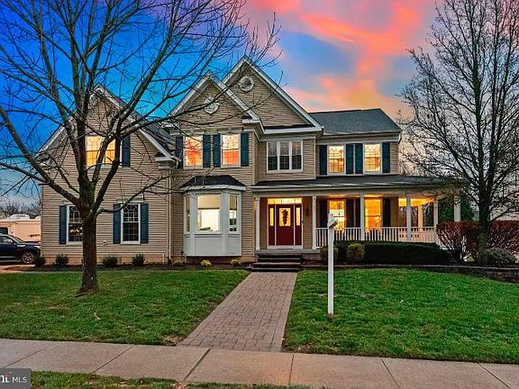 2nd image of 21 Calvert Ln